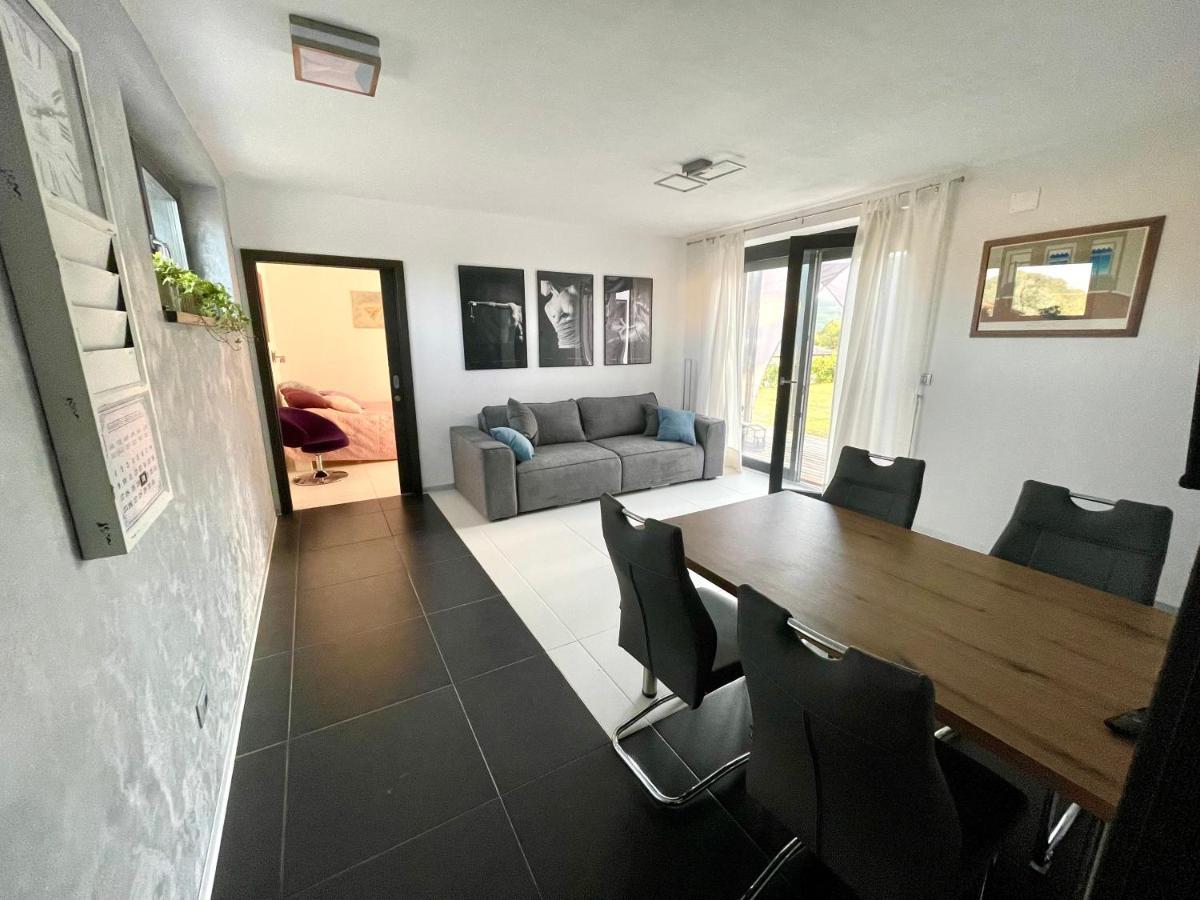 Appartamento Mega Prvacina Esterno foto